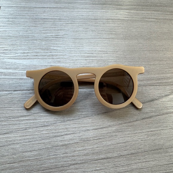 Carla Colour Lind sunglasses in gold EUC - Picture 5 of 8